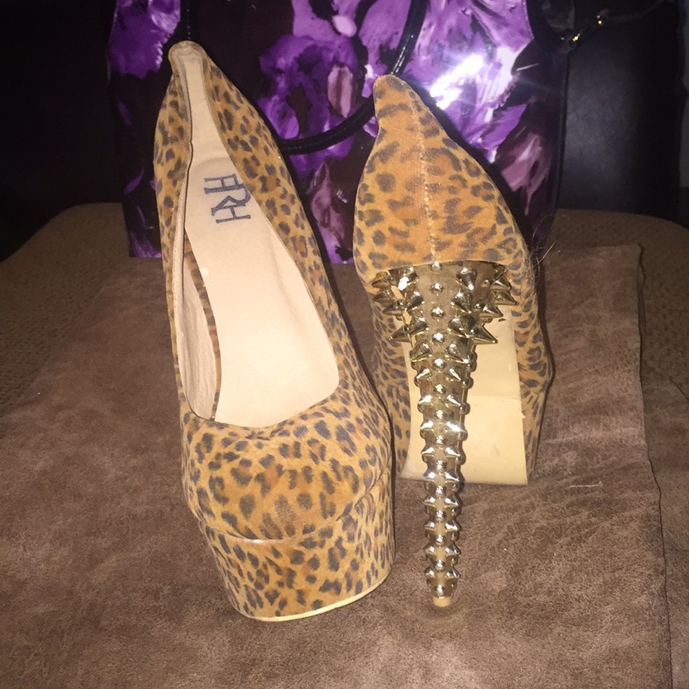 Cheetah Print Heels 🐆.